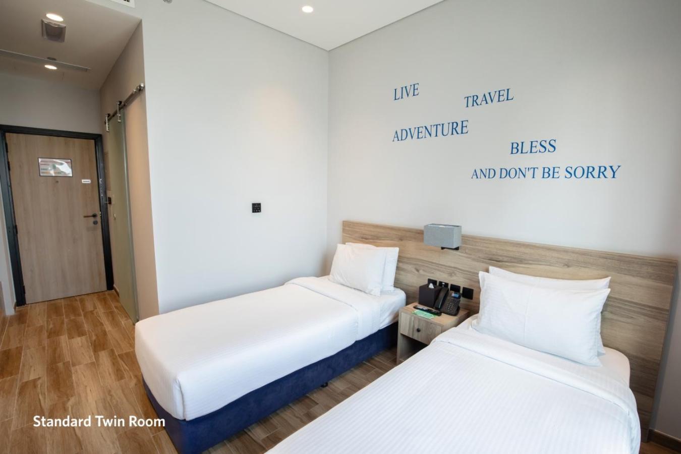 Kingsgate Canal Hotel By Millennium 두바이 객실 사진